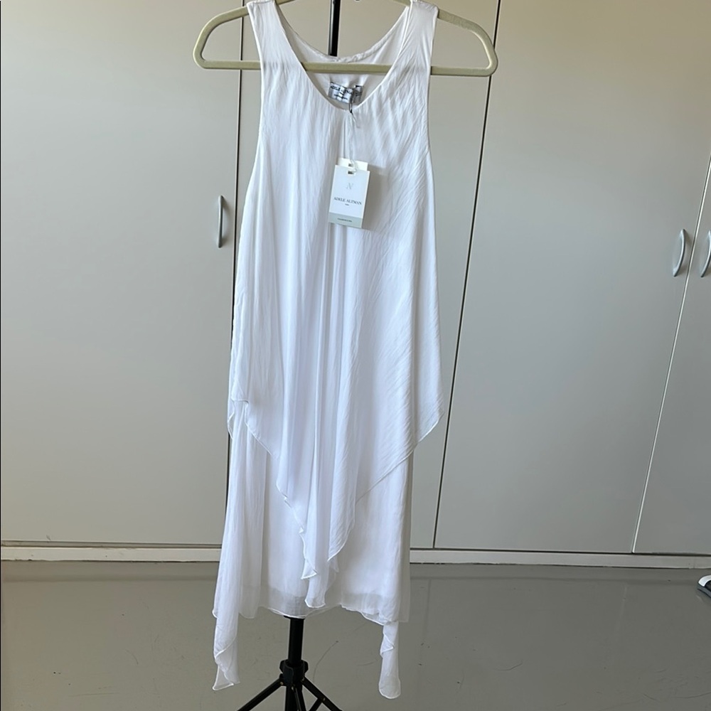 Elegant White Sleeveless Dress